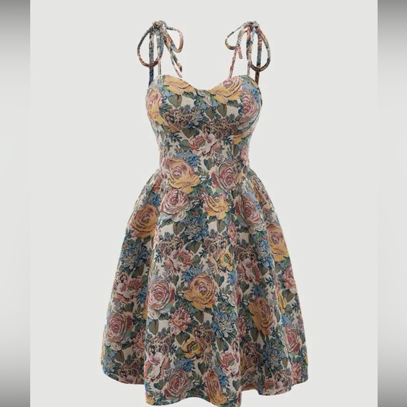 Dresses & Skirts - Floral Bustier Dress